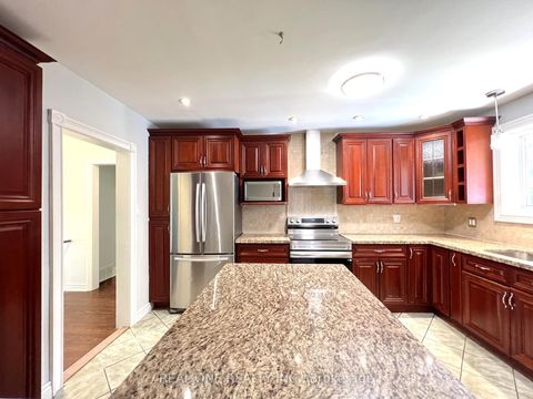 Photo 4 at 462 Willis Drive, WO West, Oakville