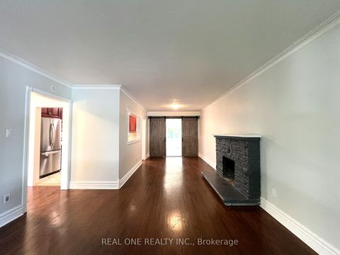 Photo 7 at 462 Willis Drive, WO West, Oakville