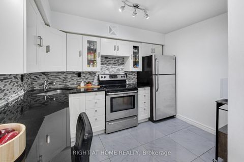 Photo 5 at 1109 - 4 Park Vista, Parkview, Toronto