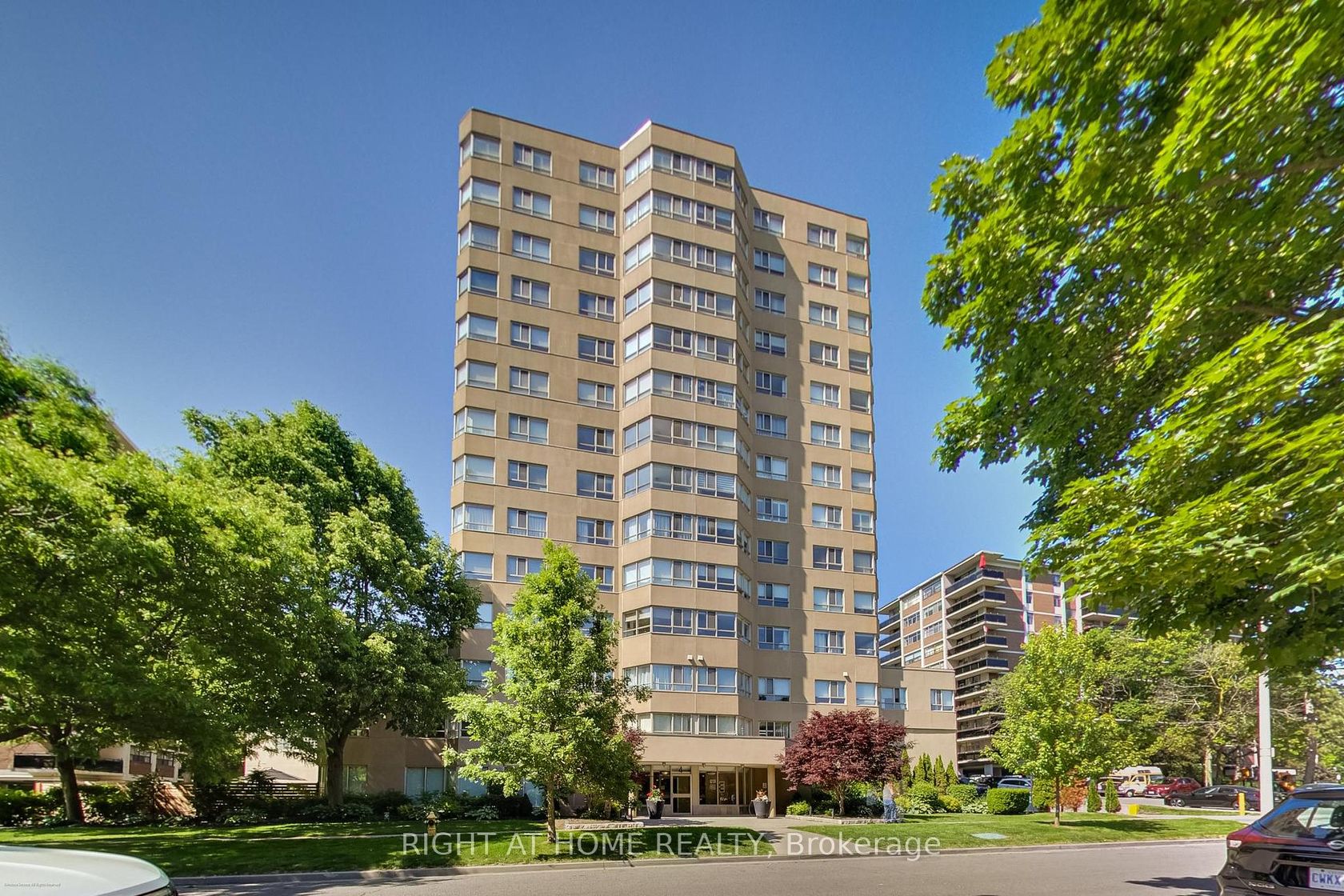 1109 - 4 Park Vista, Parkview, Toronto 