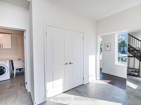 Photo 10 at 3128 Mintwood Circle, GO Glenorchy, Oakville