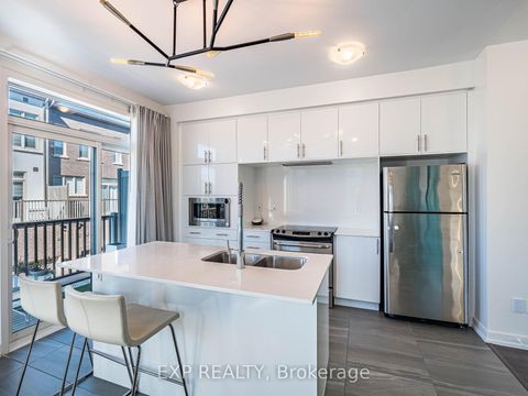 Photo 24 at 3128 Mintwood Circle, GO Glenorchy, Oakville