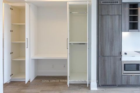 Photo 1 at 806 - 101 Erskine Avenue, Mount Pleasant West, Toronto