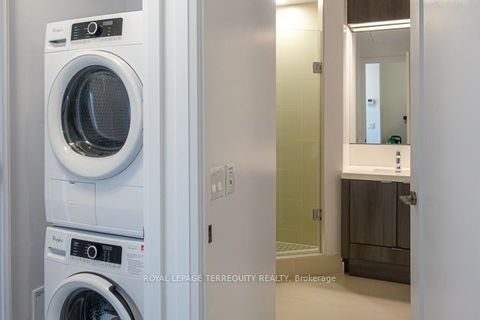 Photo 4 at 806 - 101 Erskine Avenue, Mount Pleasant West, Toronto