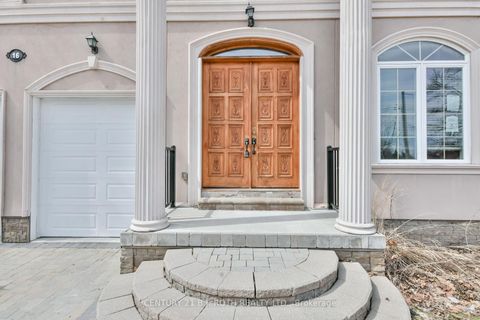 Photo 1 at 16 GRAY Lane, South Shore, Barrie