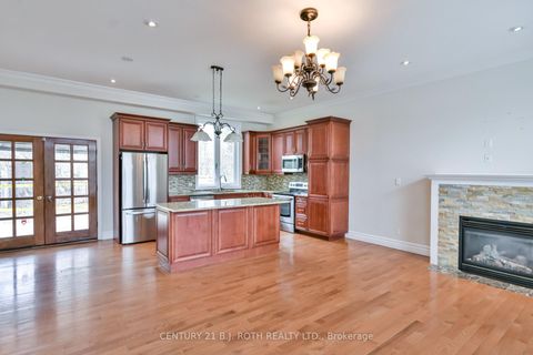 Photo 11 at 16 GRAY Lane, South Shore, Barrie