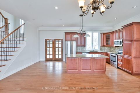 Photo 12 at 16 GRAY Lane, South Shore, Barrie