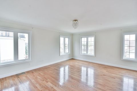 Photo 17 at 16 GRAY Lane, South Shore, Barrie