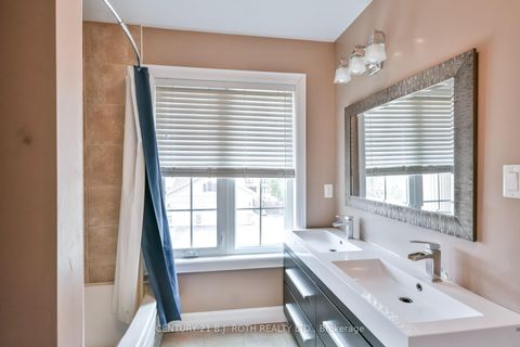 Photo 20 at 16 GRAY Lane, South Shore, Barrie
