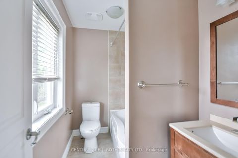 Photo 24 at 16 GRAY Lane, South Shore, Barrie