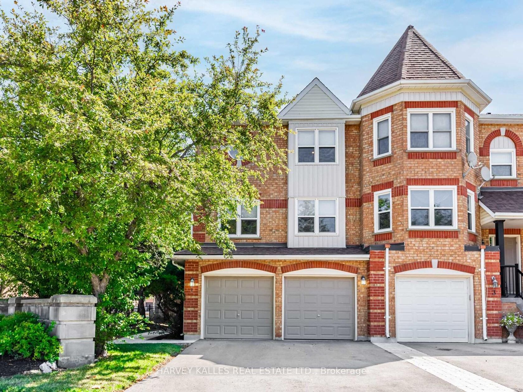1 Edenbridge Drive, Beverley Glen, Vaughan 