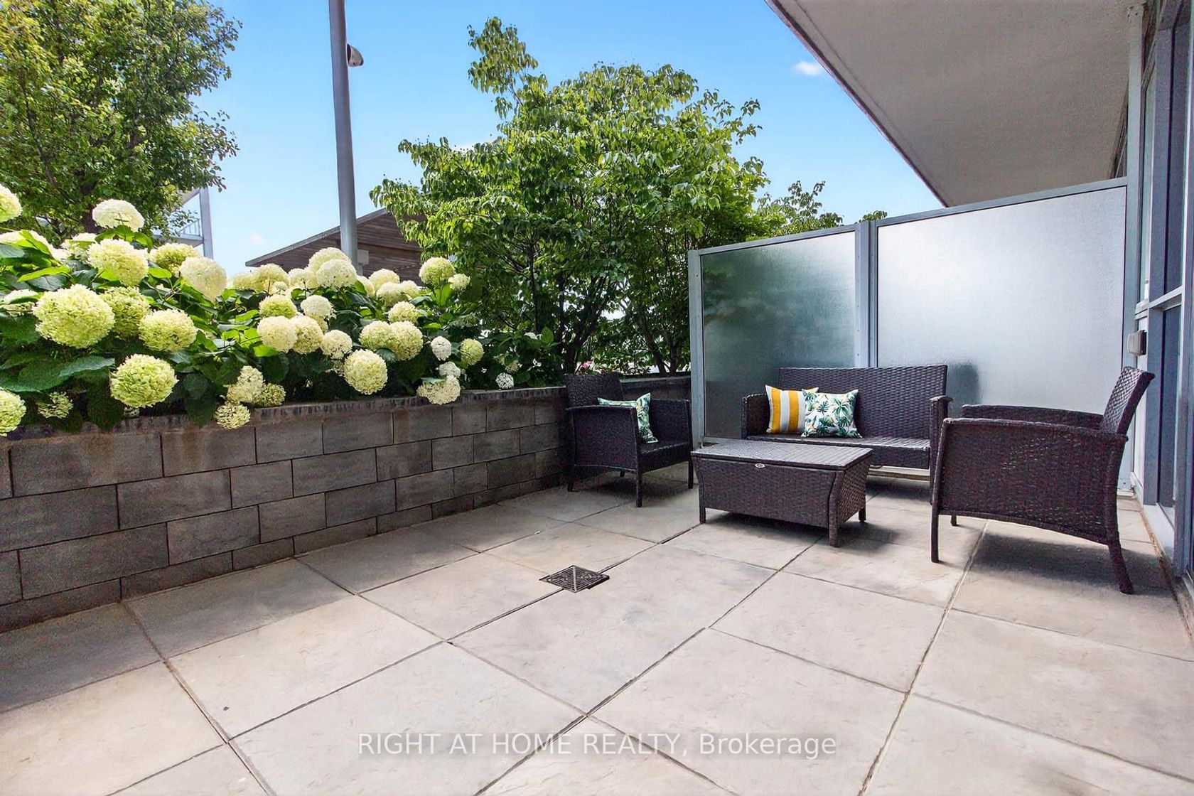 607 - 65 Speers Road, QE Queen Elizabeth, Oakville 