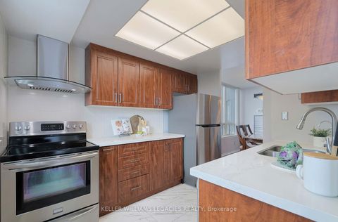 Photo 8 at 1601 - 7 Bishop Avenue, Newtonbrook East, Toronto