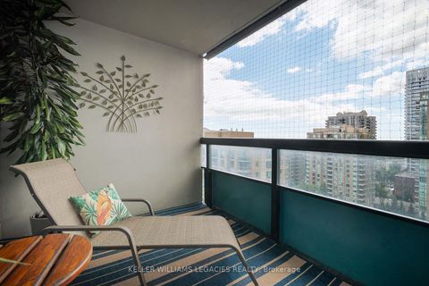 Photo 14 at 1601 - 7 Bishop Avenue, Newtonbrook East, Toronto