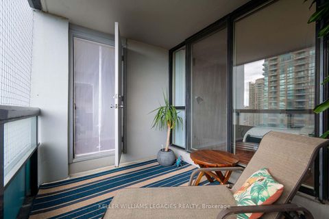 Photo 15 at 1601 - 7 Bishop Avenue, Newtonbrook East, Toronto