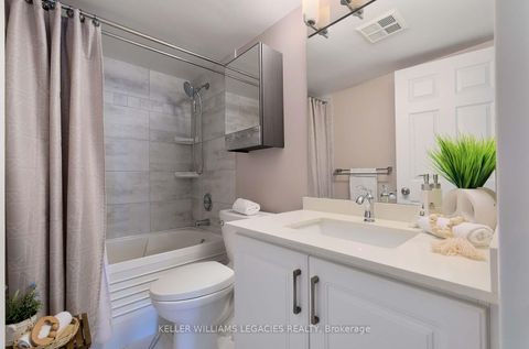 Photo 20 at 1601 - 7 Bishop Avenue, Newtonbrook East, Toronto