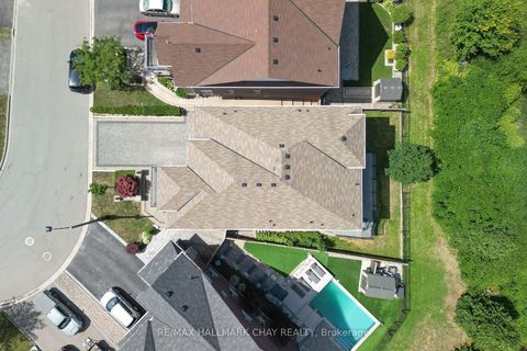 Photo 3 at 25 Card Lumber Crescent, Kleinburg, Vaughan