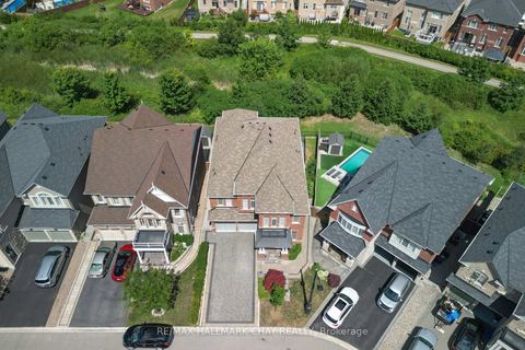Photo 4 at 25 Card Lumber Crescent, Kleinburg, Vaughan