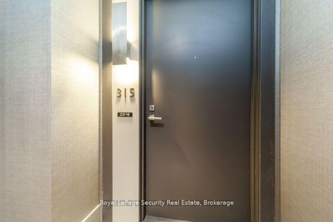 Photo 3 at 315 - 2916 Highway 7 Road, Concord, Vaughan