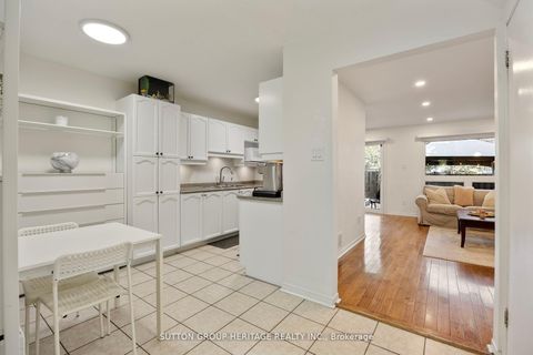 Photo 4 at 64 - 40 Dundalk Drive, Dorset Park, Toronto