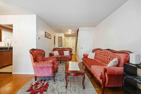 Photo 5 at 17 Woodsview Avenue, Clairville, Toronto