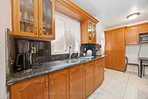 Photo 8 at 17 Woodsview Avenue, Clairville, Toronto