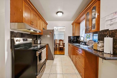 Photo 10 at 17 Woodsview Avenue, Clairville, Toronto