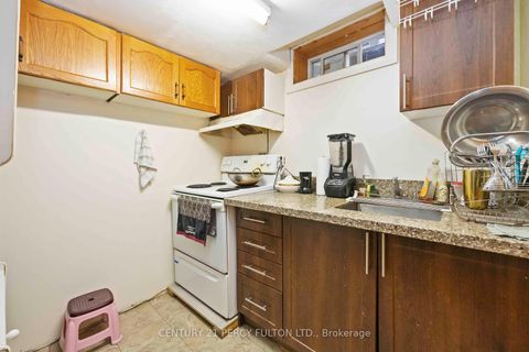 Photo 12 at 17 Woodsview Avenue, Clairville, Toronto
