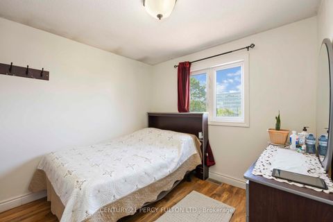Photo 19 at 17 Woodsview Avenue, Clairville, Toronto