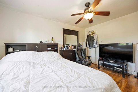 Photo 22 at 17 Woodsview Avenue, Clairville, Toronto