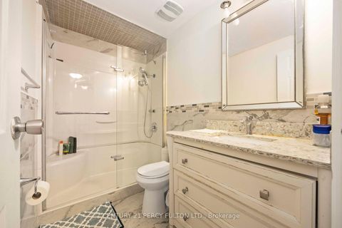 Photo 23 at 17 Woodsview Avenue, Clairville, Toronto