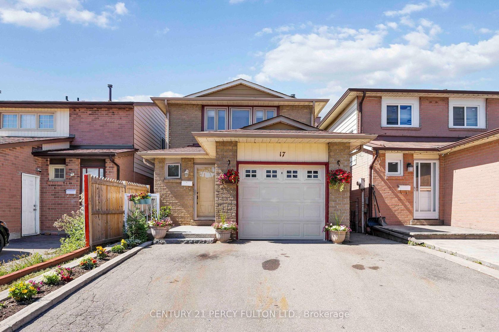 17 Woodsview Avenue, Clairville, Toronto 