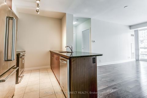 Photo 2 at 601 - 825 Church Street, Moore Park, Toronto