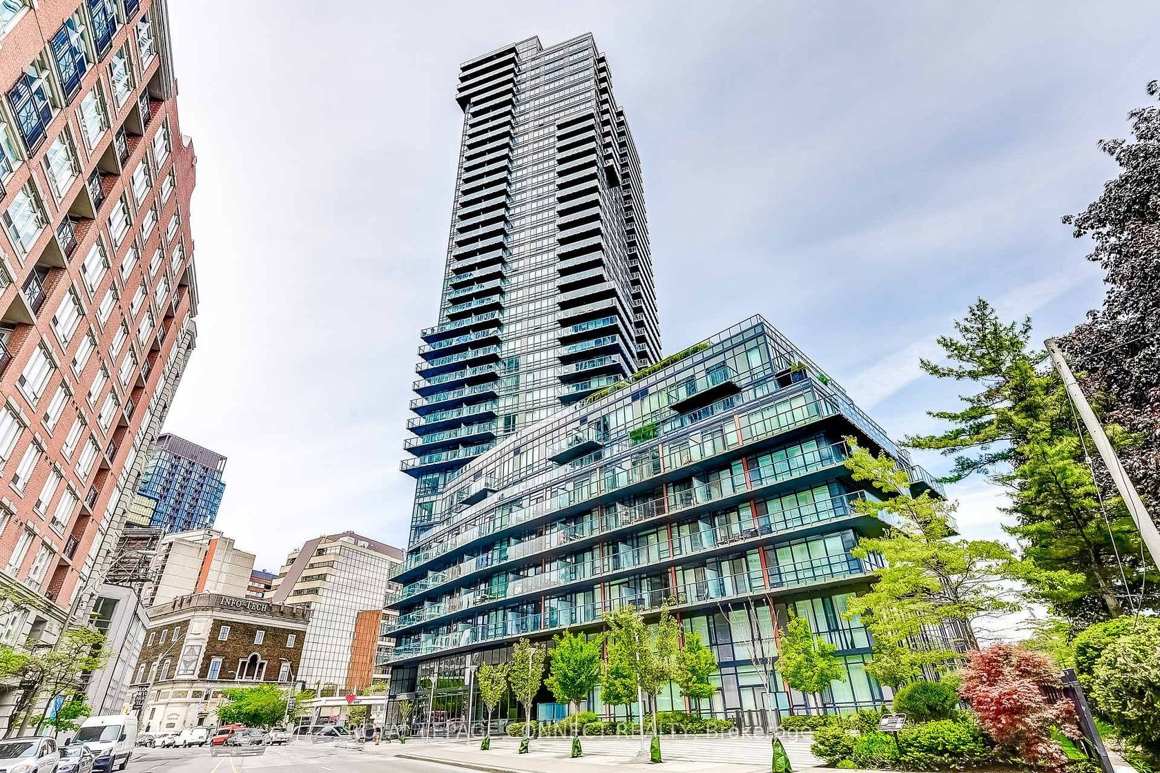 601 - 825 Church Street, Moore Park, Toronto 