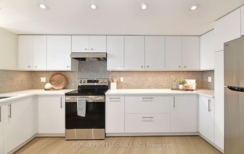 Photo 9 at 1605 - 40 Richview Road, Humber Heights, Toronto