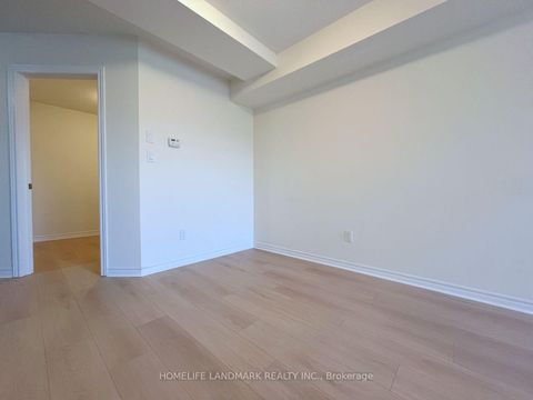 Photo 10 at 17 - 13 Eaton Park Lane, L'Amoreaux, Toronto