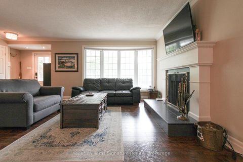 Photo 5 at 348 Sandhurst Drive, WO West, Oakville