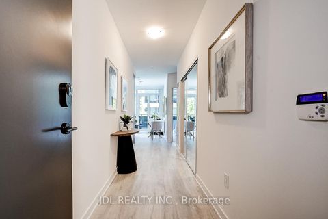 Photo 1 at 202 SE - 60 Princess Street, Waterfront Communities C8, Toronto