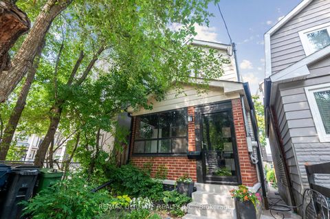 Photo 2 at 315 Cedarvale Avenue, Lumsden, Toronto