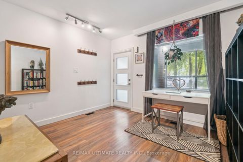 Photo 11 at 315 Cedarvale Avenue, Lumsden, Toronto