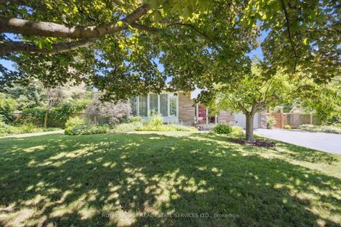 Photo 2 at 1324 Elgin Crescent, FA Falgarwood, Oakville