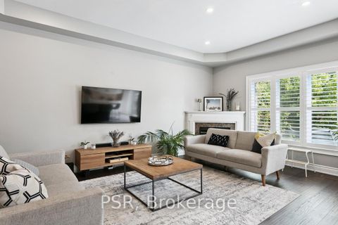 Photo 7 at 2136 Redstone Crescent, WM Westmount, Oakville