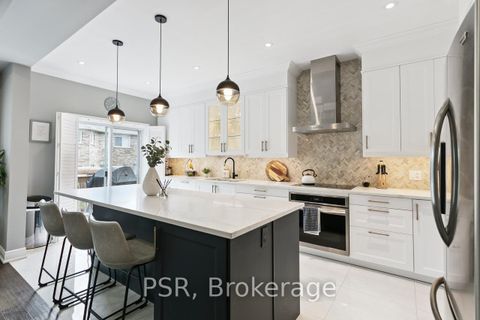 Photo 11 at 2136 Redstone Crescent, WM Westmount, Oakville