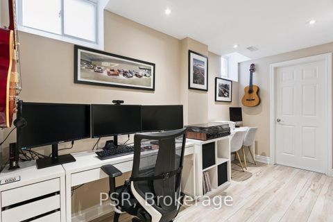 Photo 34 at 2136 Redstone Crescent, WM Westmount, Oakville