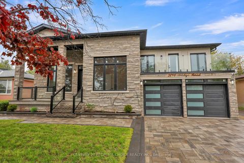 Photo 2 at 2091 BRIDGE Road, WO West, Oakville
