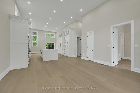 Photo 6 at 2091 BRIDGE Road, WO West, Oakville