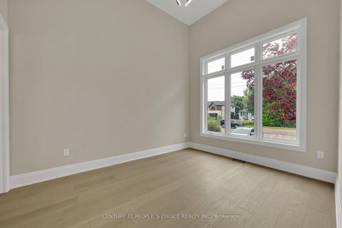 Photo 7 at 2091 BRIDGE Road, WO West, Oakville