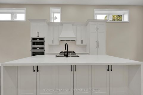 Photo 10 at 2091 BRIDGE Road, WO West, Oakville