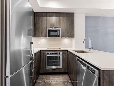 Photo 5 at 322 - 99 Eagle Rock Way, Maple, Vaughan