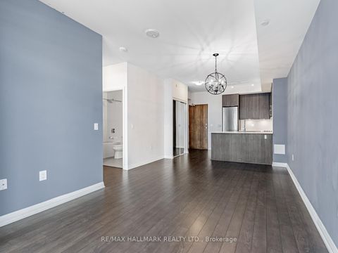 Photo 13 at 322 - 99 Eagle Rock Way, Maple, Vaughan